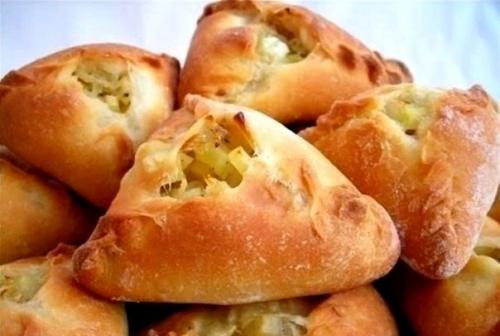 Курники.  Состав:   Сметана - 200 г.