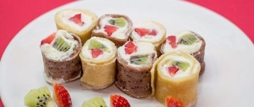 Сладкие роллы из блинов.