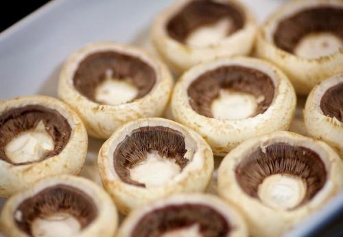 Шампиньоны с курицей и сыром. 01