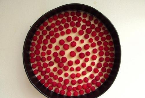 Творожно - малиновый торт. 06