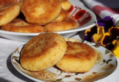 Манники жареные.

Ингредиенты: 

