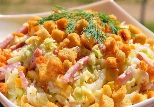 Подборка салатов с сухариками: топ - 7 вкуснейших рецептов. 03