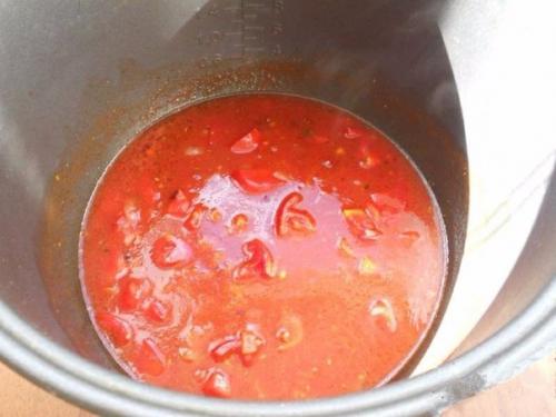Котлеты из куриного фарша, с капустой тушеные в томате. 06