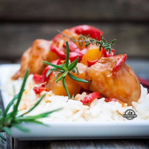 Курица в кисло-сладком соусе.