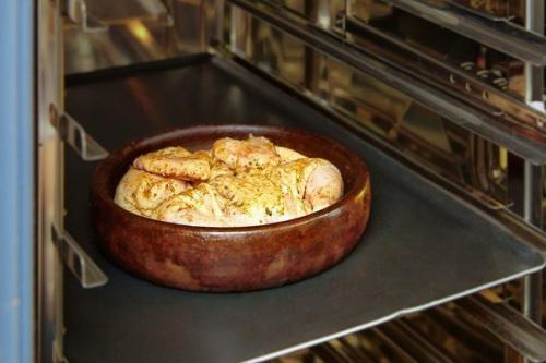 Цыплёнок по-грузински.  Ингредиенты: 06