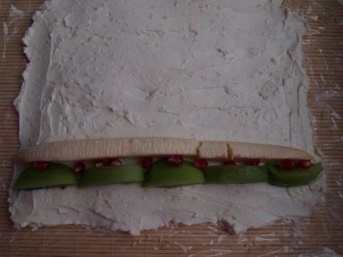 Роллы из творога с фруктами. 03