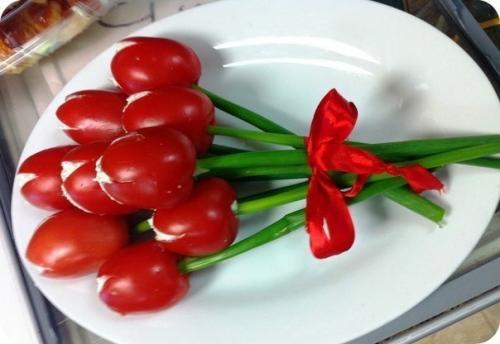 Закуска Тюльпаны.   Помидоры удлиненной формы, ровные ( Сливки, дамские пальчики) - 800 г (9 шт. ). 01