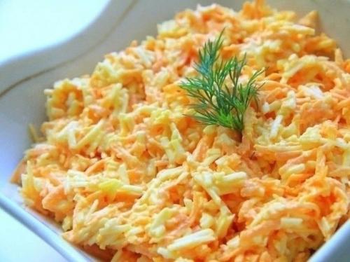 Салат с сыром и моpковью.

