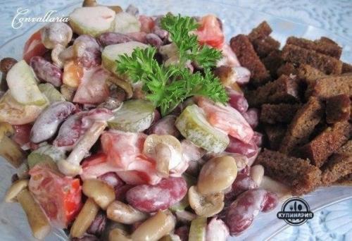 Салат с фасолью Хрустящий.