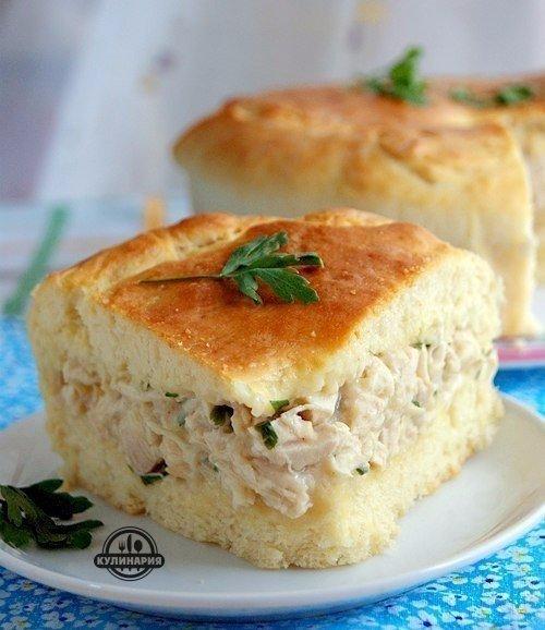 Пирог с курицей в соусе бешамель.