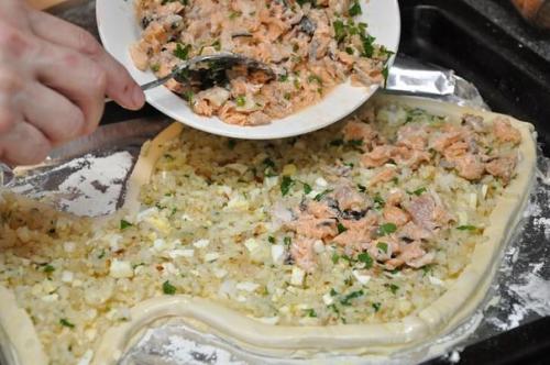 Горячий рыбный пирог Золотая Рыбка пошаговый рецепт: 02