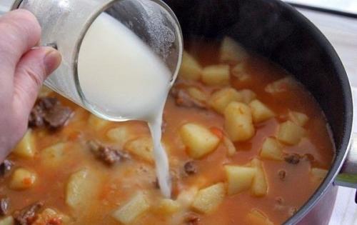 Картошечка, тушеная с мясом. 04