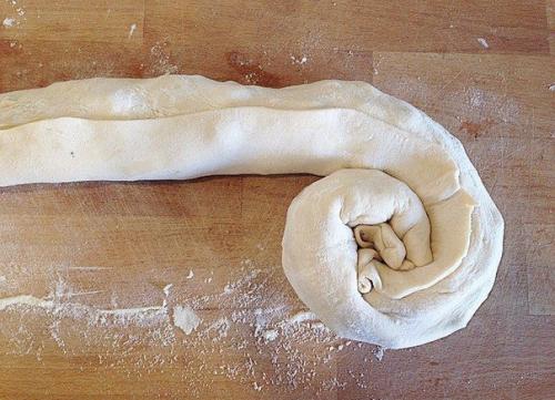 Пирог-улитка. Пирог - улитка из слоеного теста.