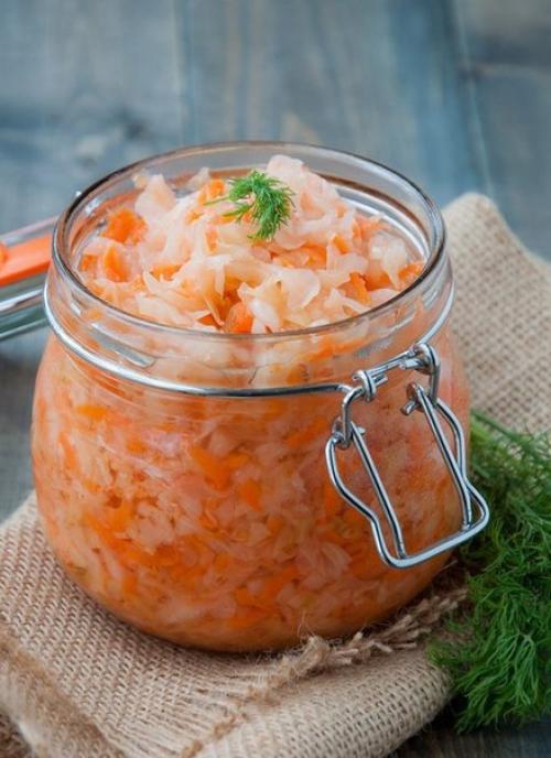 Хрустящая квашеная капуста с морковью. 01