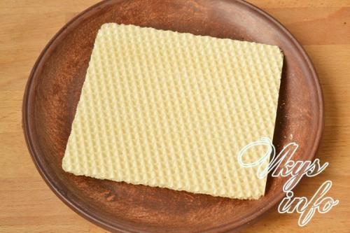 Закусочный торт из вафельных коржей с консервами. 03