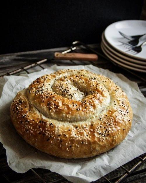 Пирог-улитка. Пирог - улитка из слоеного теста.