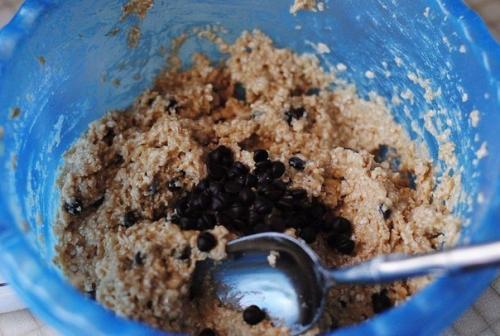 Овсяное печенье с бананом и шоколадом. 06