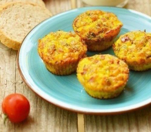 Мини - омлеты с ветчиной.