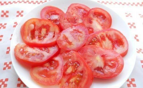 Помидоры маринованные за 10 минут. Маринованные помидоры за 10 минут.