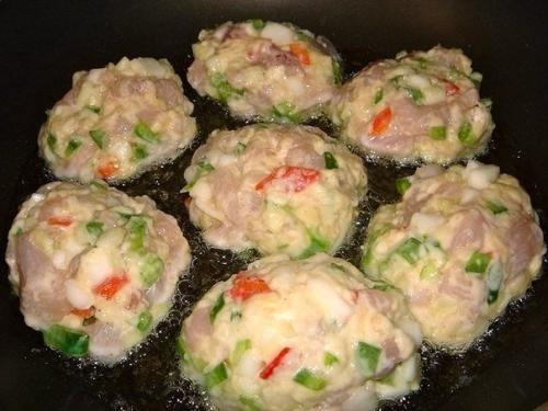 Рецепт очень вкусных и полезных котлет из куриного мяса с овощами и сыром. 02 Рецепт очень вкусных и полезных котлет из куриного мяса с овощами и сыром. 02