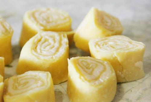 Вкусный куриный суп с сырными рулетиками. 02