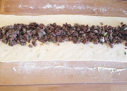 Пирог-улитка. Пирог - улитка из слоеного теста.