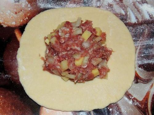 Вак балиш (закусочные пироги с мясом и картошкой). 03