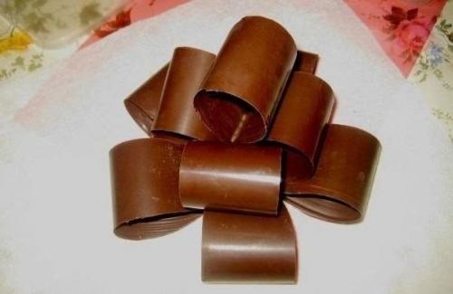 Как сделать шоколадный бант для торта.