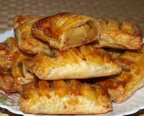 Слойки с яблоками. Слойки с яблоками.