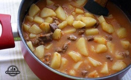 Картошечка, тушеная с мясом. 05