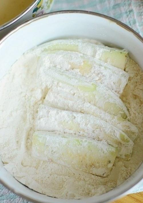 Кабачковые брусочки в кляре вкусно. 04