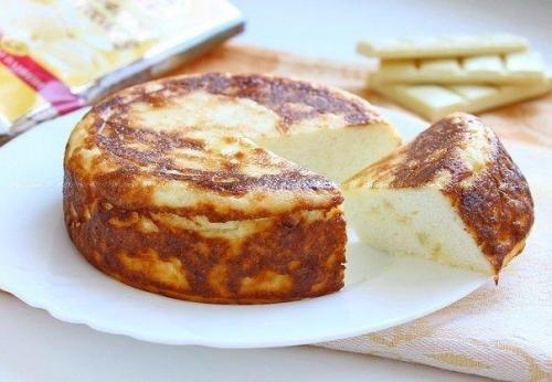 Творожная запеканка с белым шоколадом.

