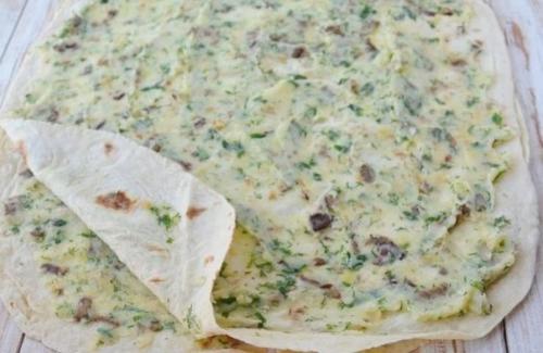 Рулетики из лаваша с картофелем, грибами и зеленью. 02 Рулетики из лаваша с картофелем, грибами и зеленью. 02