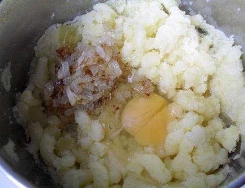 Оригинальная и простая закуска - картофельные палочки с грибами. 02