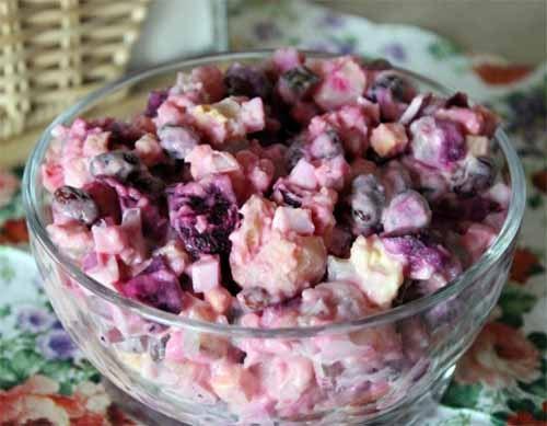 Салат из зимних овощей с яйцом и фасолью.