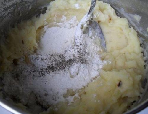 Оригинальная и простая закуска - картофельные палочки с грибами. 03