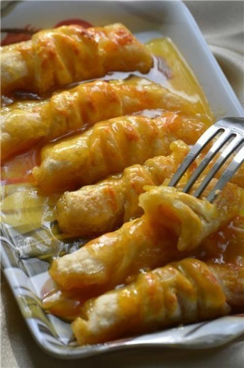 Слойки с мандаринами в карамельном сиропе.