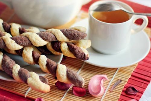 Печенье Косички.  Мука - 1, 5 стакана.