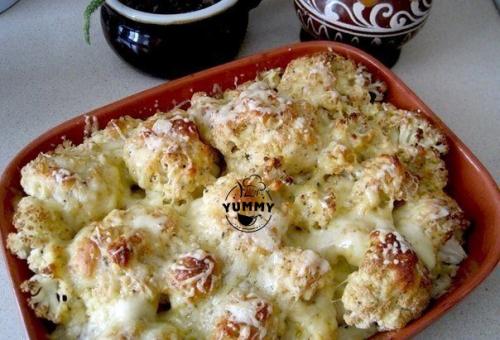 Цветная капуста, запеченная в сыре.

