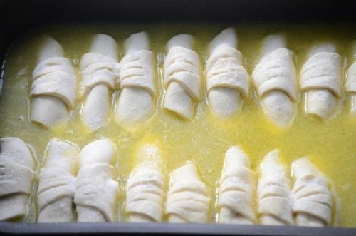 Слойки с мандаринами в карамельном сиропе. 06