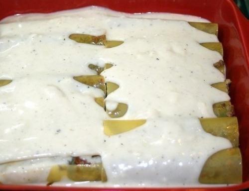 Каннеллоне с мясом и соусом бешамель. 05