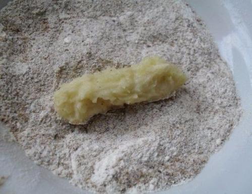 Оригинальная и простая закуска - картофельные палочки с грибами. 04