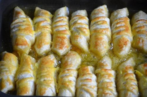 Слойки с мандаринами в карамельном сиропе. 07