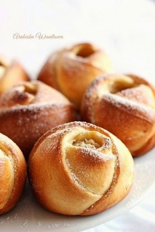 Дрожжевые сырные розочки своими руками.