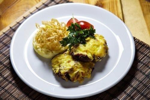 Мясо по-домашнему: просто и сытно.