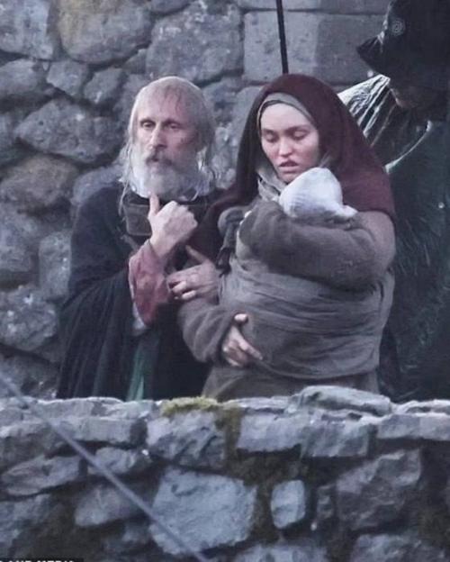 Лили - Роуз депп совершила поразительное перевоплощение для своей новой роли в фильме Вервольф! 03