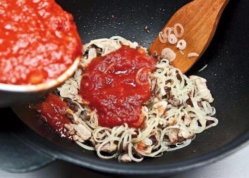 Солянка мясная.  Ингредиенты: 05