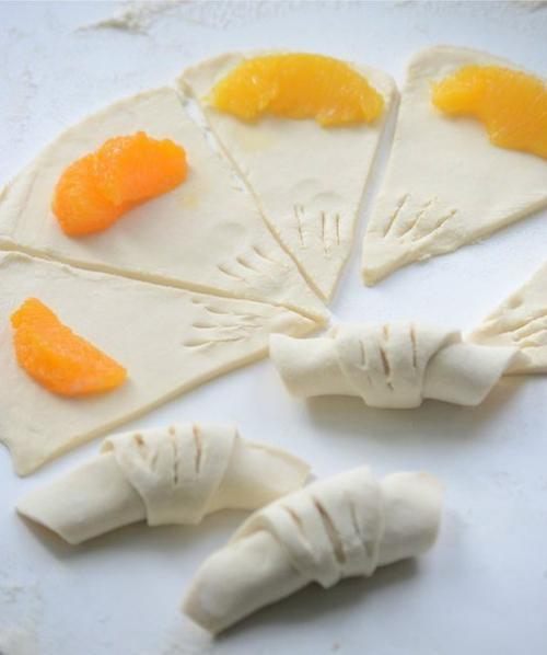 Слойки с мандаринами в карамельном сиропе. 03