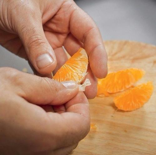 Паровой куриный рулет с мандаринами и черносливом. 02