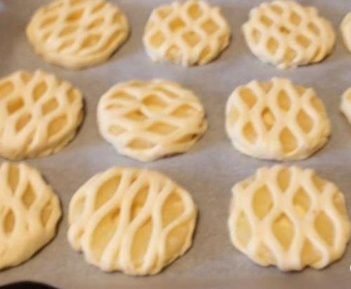 Слойки с ананасом. 04